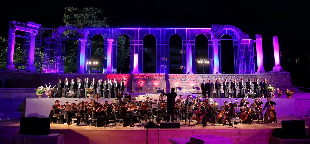 Opera Grand Gala at Antique Forum