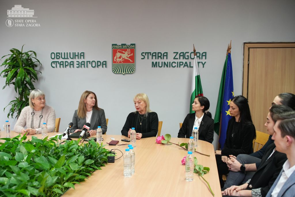Община Стара Загора удостои балетната трупа на Държавната опера с благодарствен знак за изключителните й заслуги