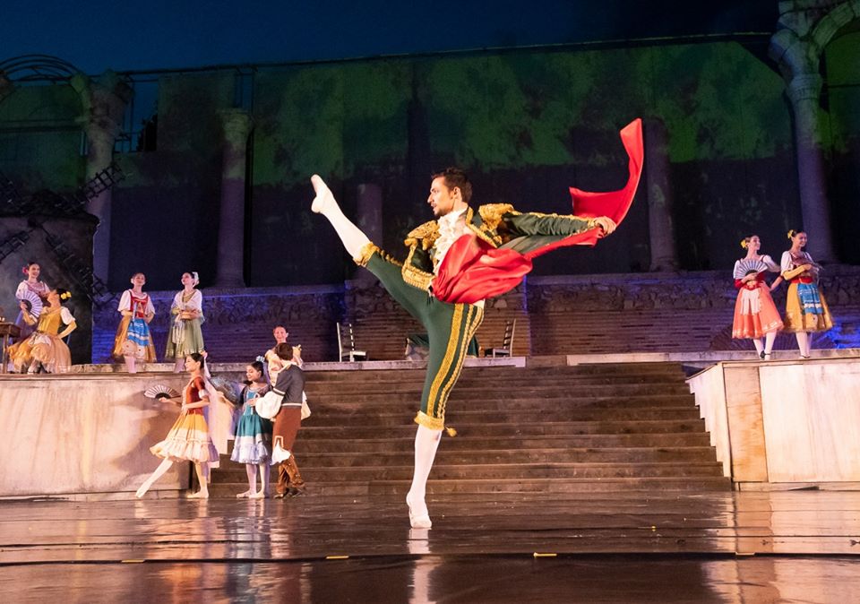 Four young foreign ballet dancers from the European project are part of our ballet company