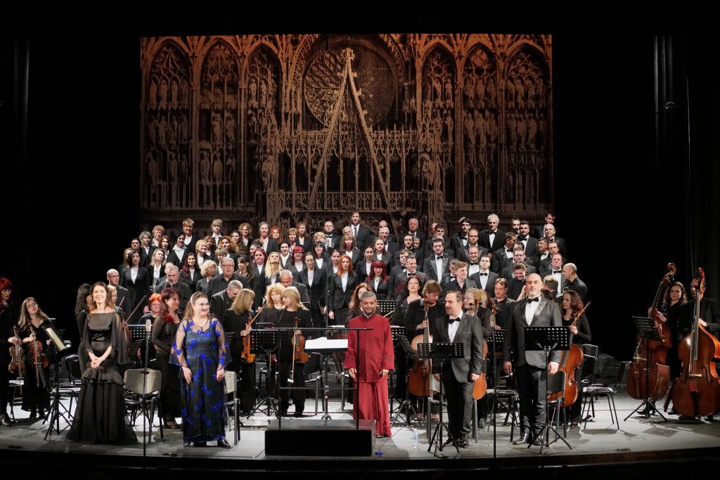 Metropolitan Cyprian conducts the "St. Matthew Passion" at the Ancient Forum